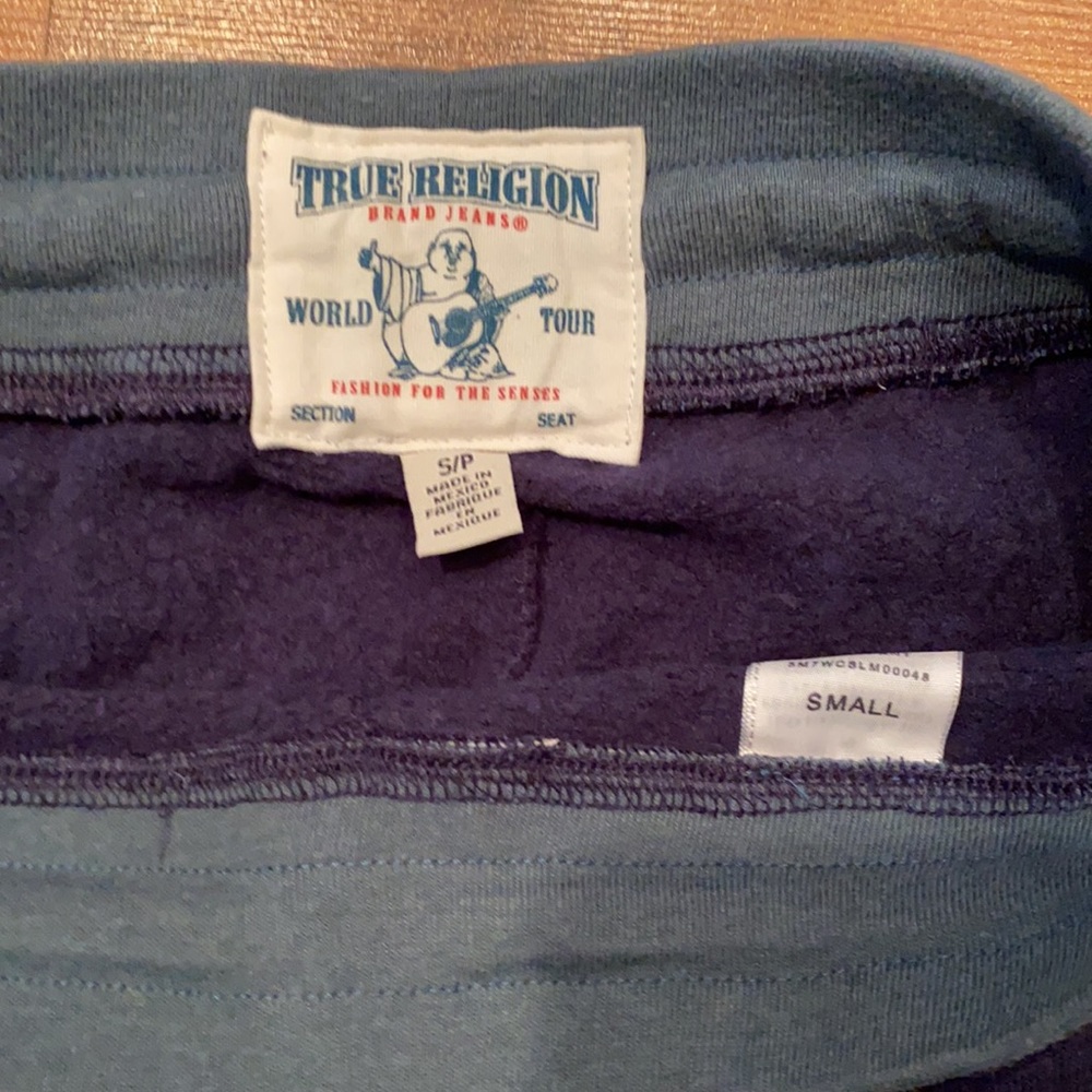 True Religion - Picture 3 of 6